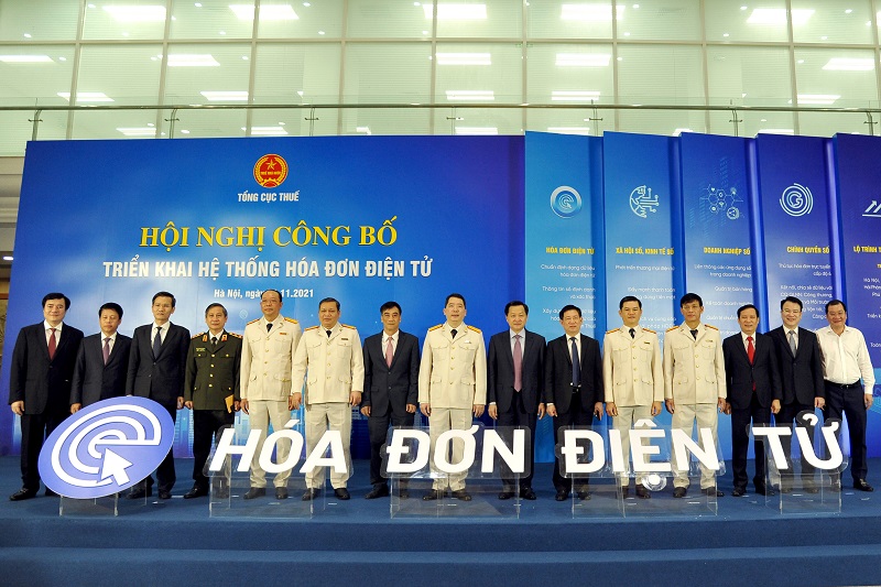 Đại diện công ty PTCN Thái Sơn tham dự Hội nghị công bố "Triển khai hóa đơn điện tử"